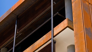 The new Queanbeyan Government Service Centre cladding is made from BlueScope XLERPLATE LITE™ HW350 steel, custom folded using the sheet dimensions.